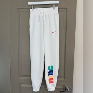 Nike Swestpants White Joggers